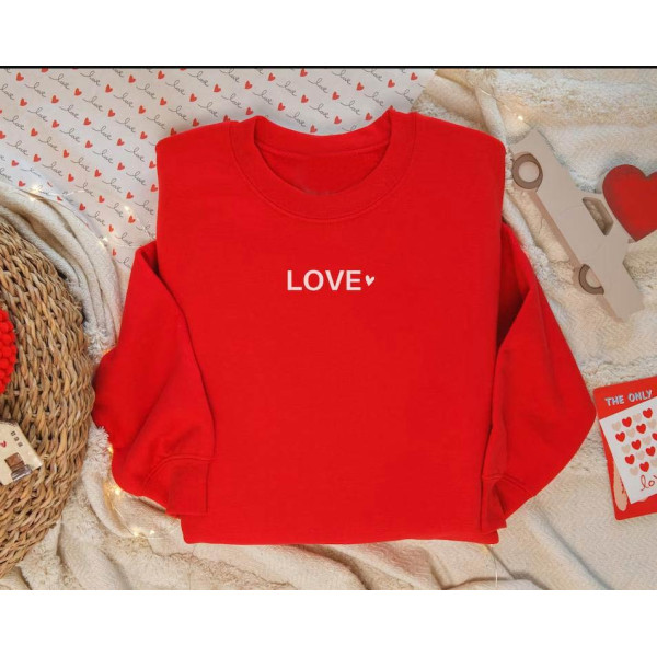 Универсална ватирана блуза LOVE IS Универсална ватирана блуза LOVE IS
